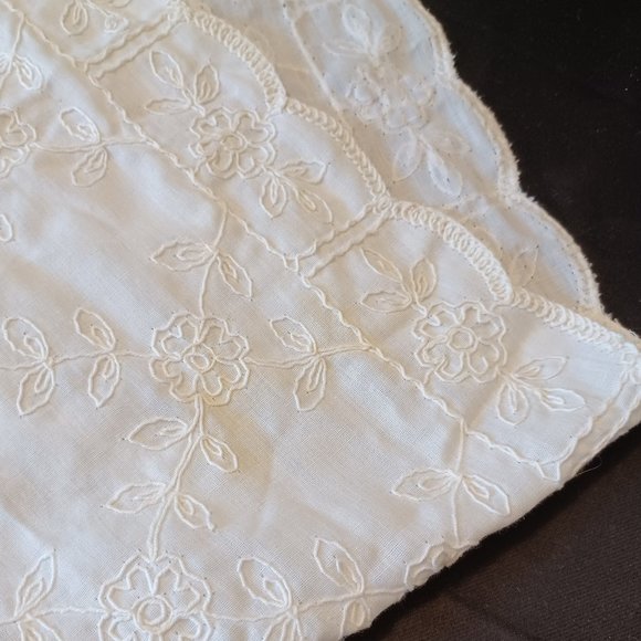 Two Vintage Embroidered Table Runners. One 4' 10" x 12" & One 3' 5" x 12" - Picture 3 of 13